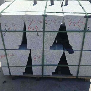 温州 芝麻白异形坐凳，石凳