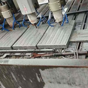 温州 芝麻白花岗岩荔枝面盲道雕刻