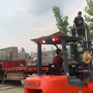 温州 黄金麻冰裂纹，地铺石装车