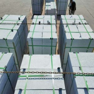 温州 芝麻白花岗岩5公分地铺石 花岗岩厂家工厂装车日常