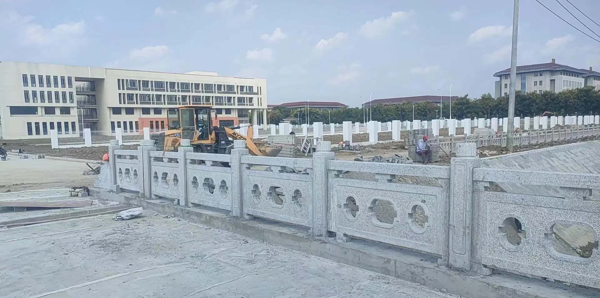 温州 白麻花岗岩荔枝面河道栏杆