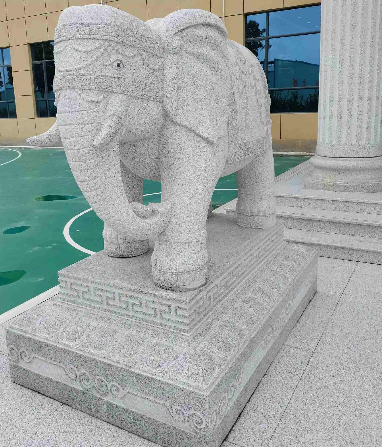 温州 白麻花岗岩动物异形石雕-大象