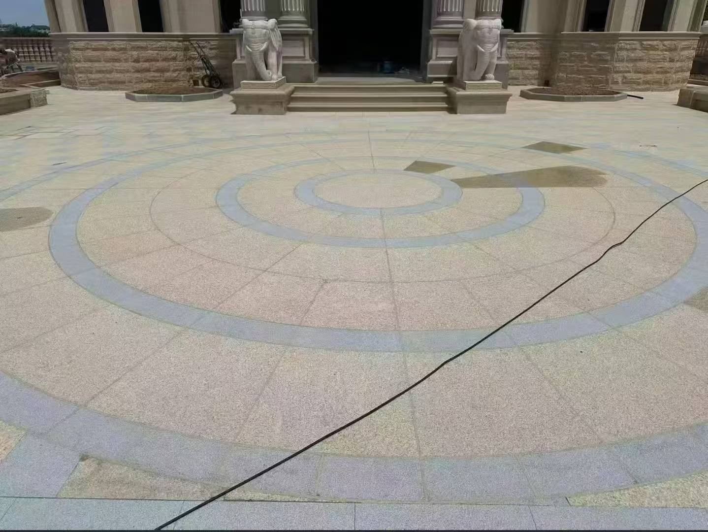 温州 黄金麻芝麻灰花岗岩石材地铺拼接效果