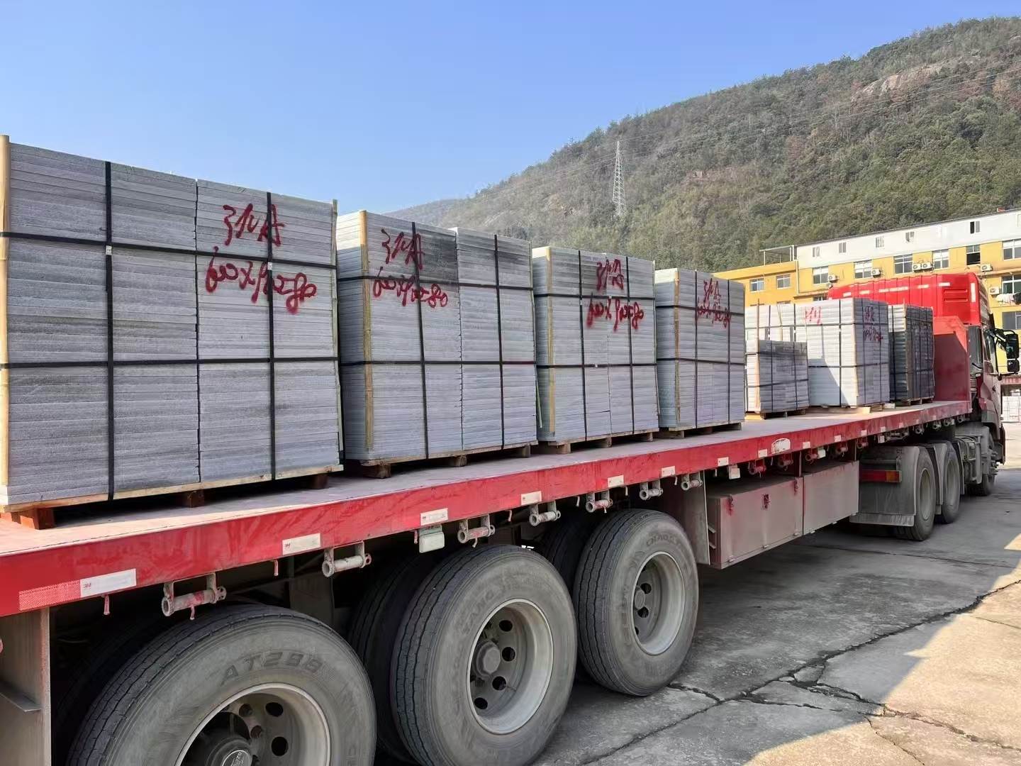 温州 芝麻灰地铺石出货日常