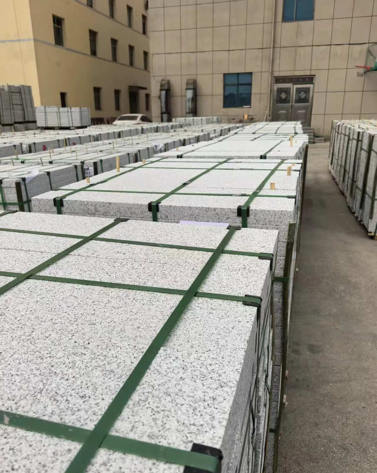 温州 白麻花岗岩5.0公分荔枝面地铺石