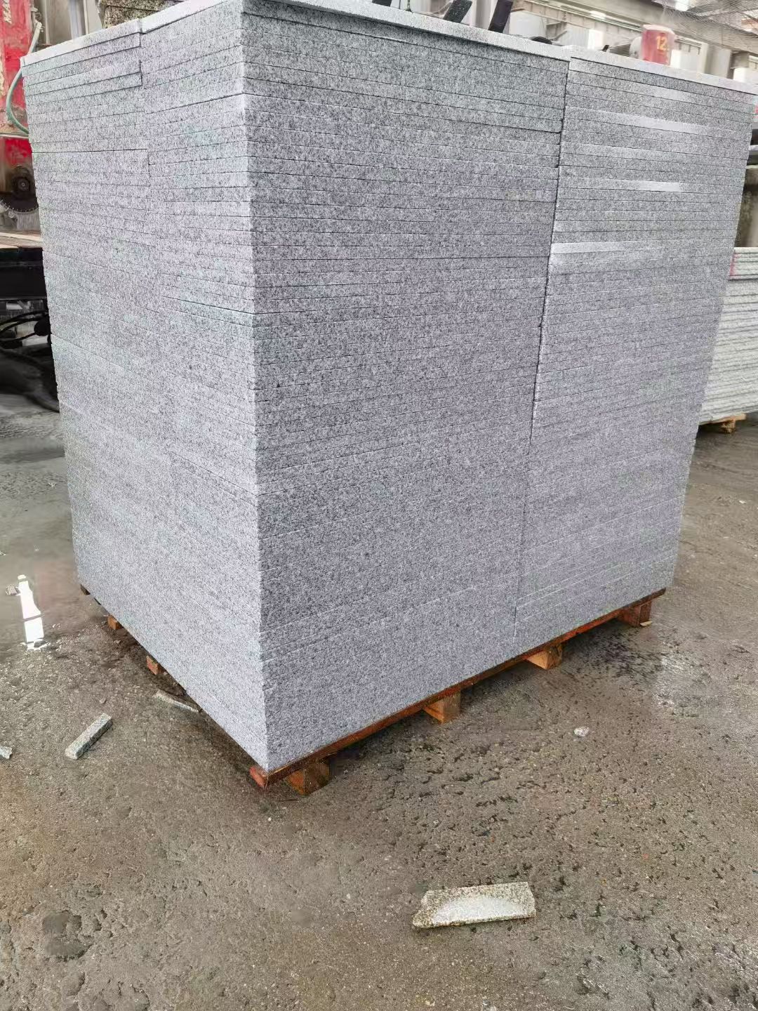 温州 芝麻白火烧面1.8厚300*600地铺石，尺寸标准，厚薄均匀