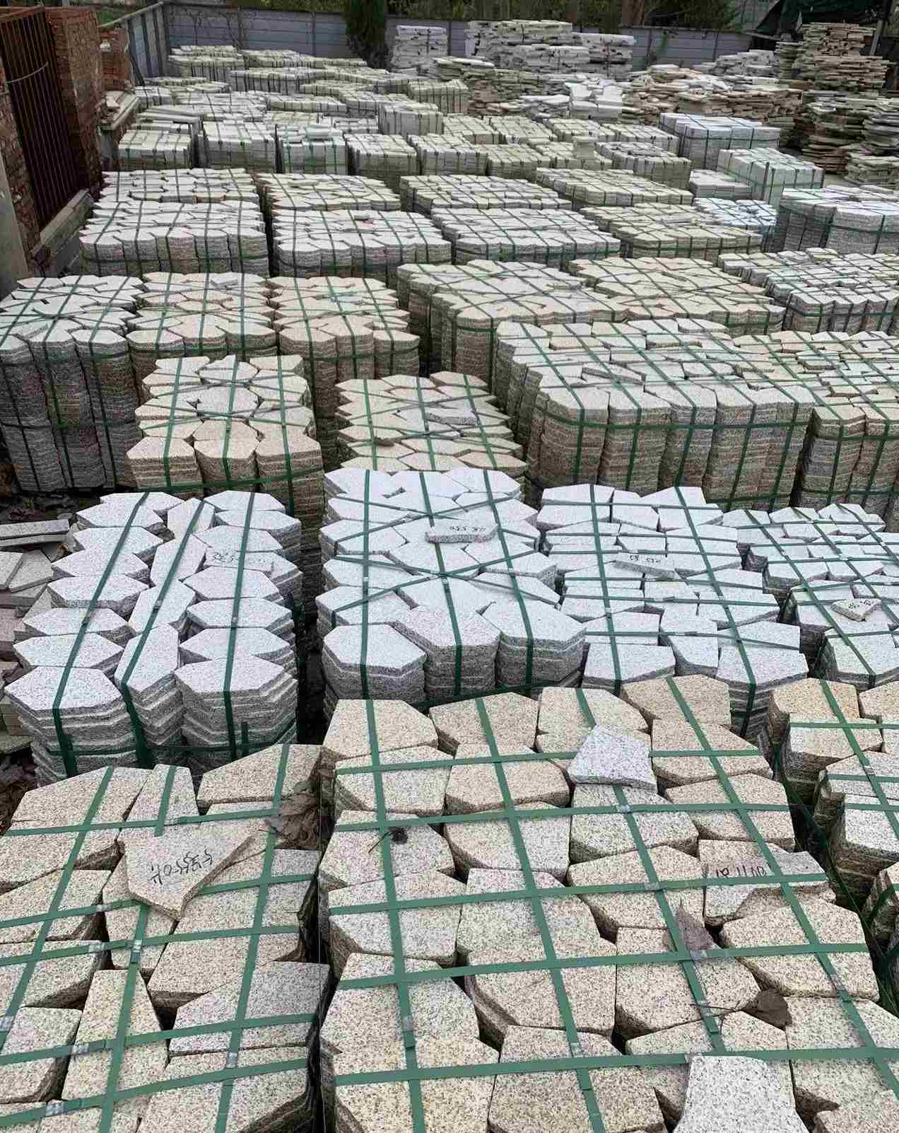 温州 黄金麻白麻花岗岩荔枝面地铺石(冰裂纹)