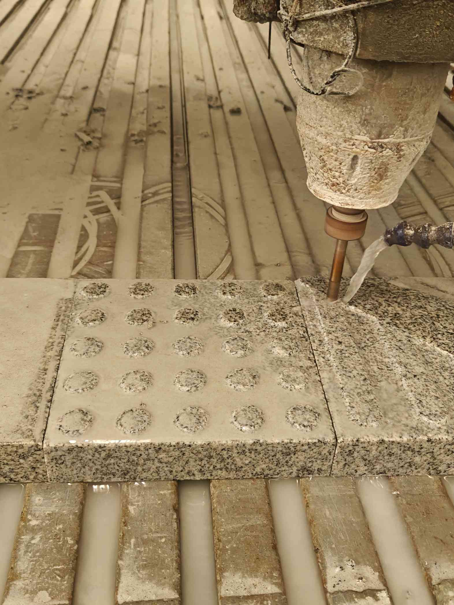 温州 芝麻白花岗岩石材盲人石、盲道石、盲点石