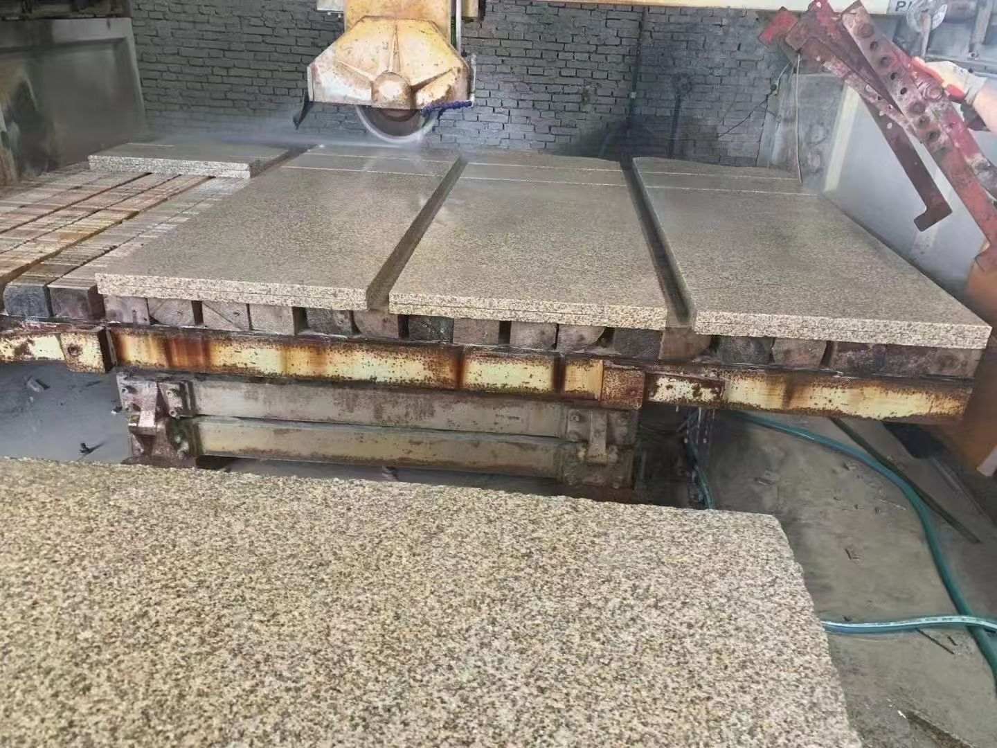 温州 黄金麻荔枝面成品板加工