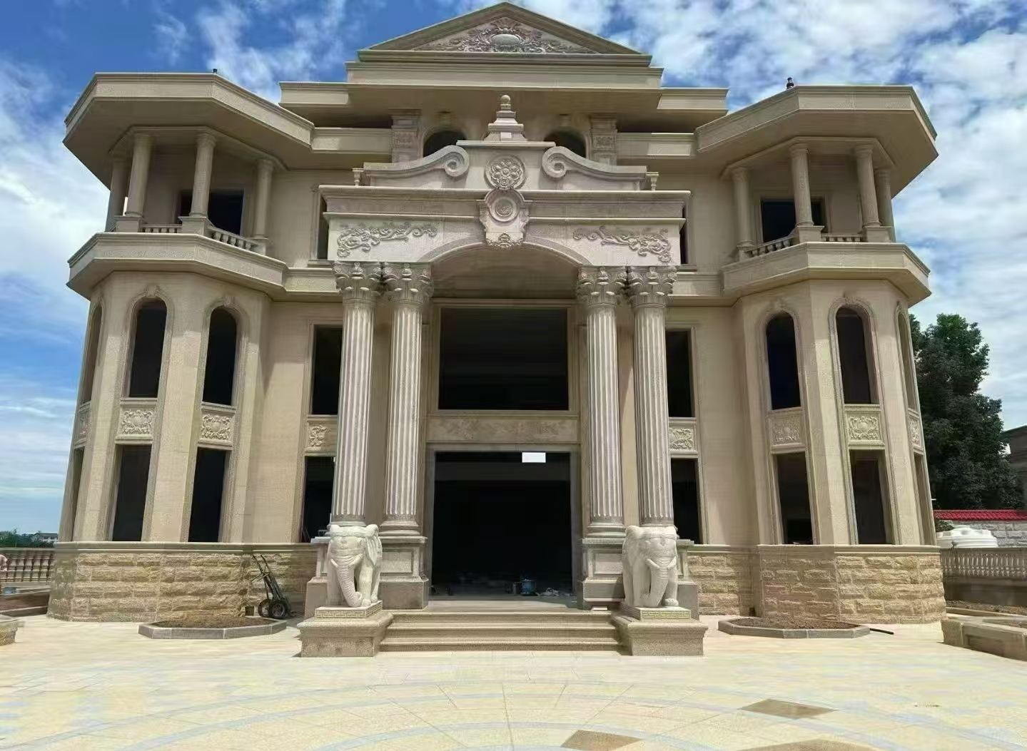 温州 黄金麻别墅外墙干挂，大柱，大象，蘑菇石，雕花板