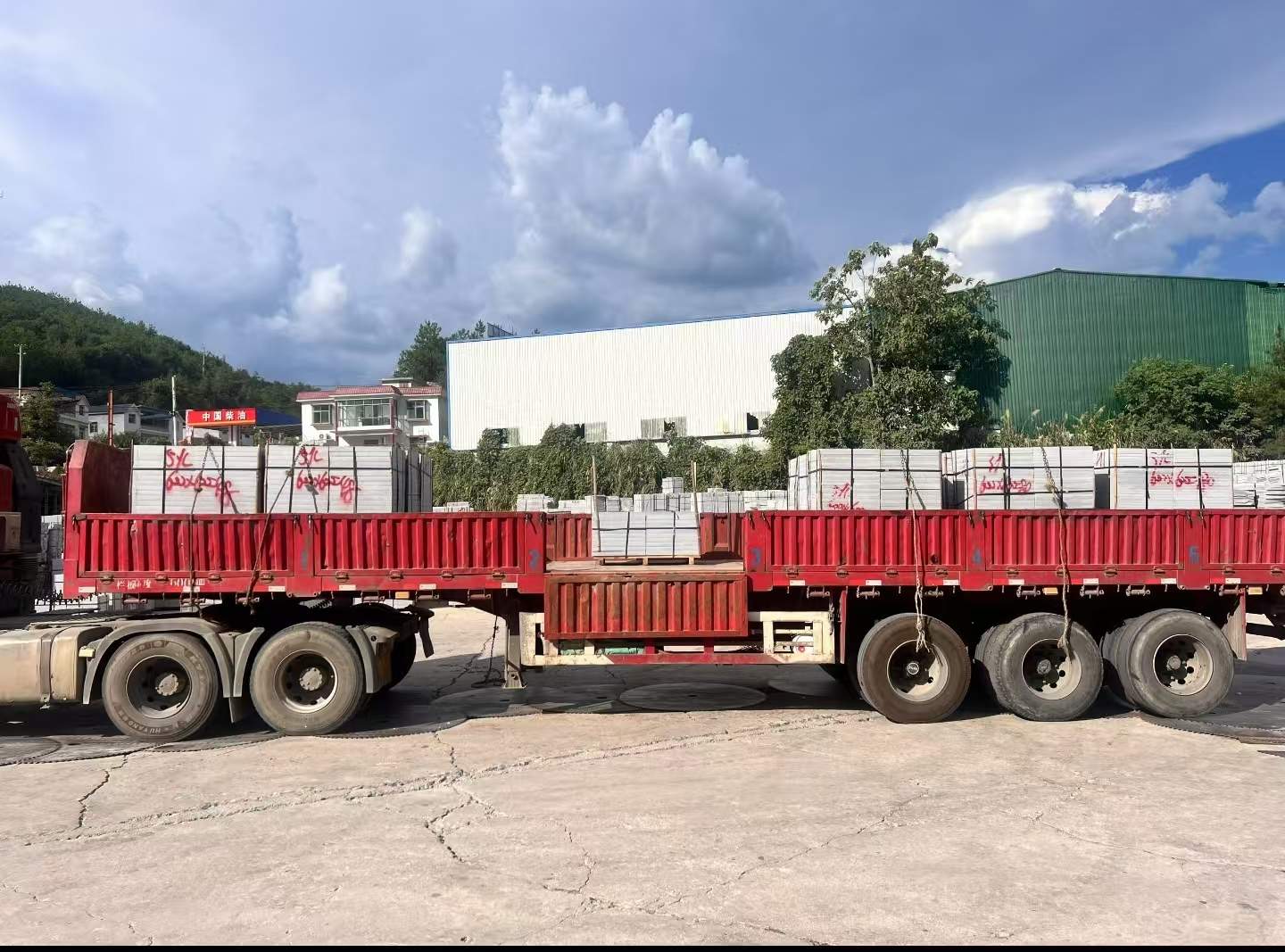 温州 芝麻灰花岗岩地铺石出货日常